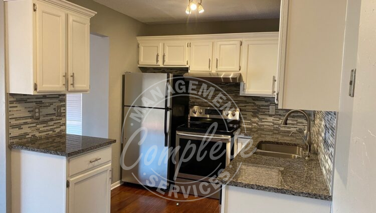 Chanhassen townhome rental stainless appliances