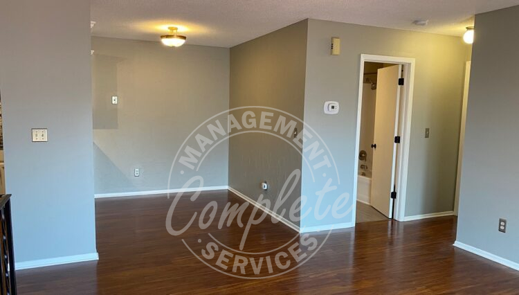 Chanhassen townhome rental dining room