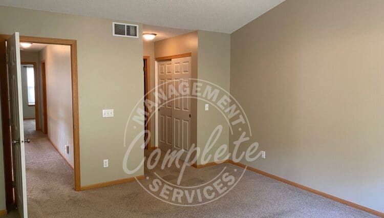 Maple Grove townhome rental vaulted ceilings
