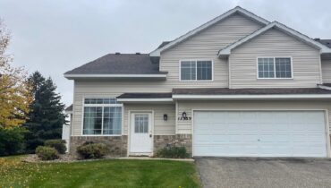 2BR Townhome Lakeville